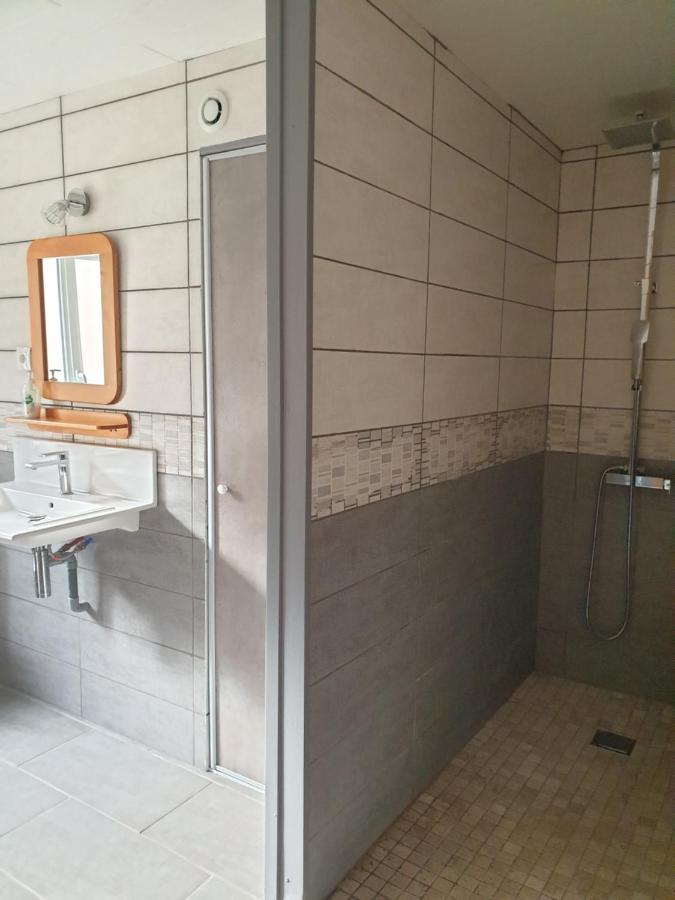 Au Relais Du Canal A Grand Gabarit Nesle Exterior photo
